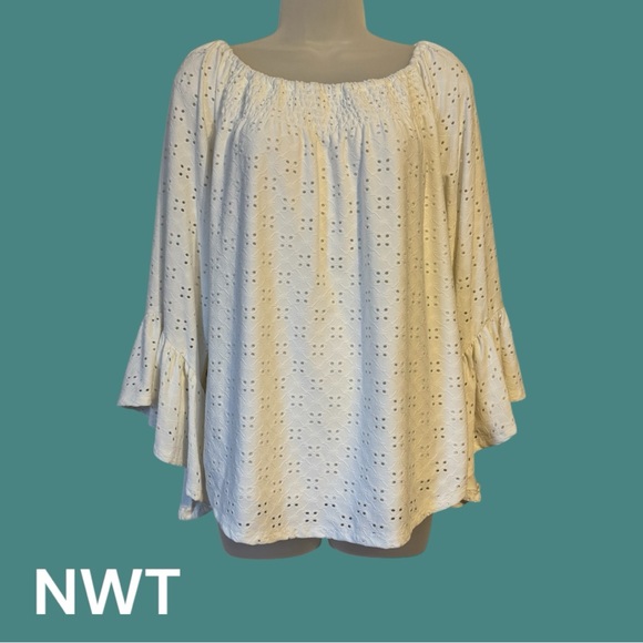 Melissa Paige Tops - NWT Melissa Paige White Eyelet Top w/SLEEVE detail  SMALL/MEDIUM    #N